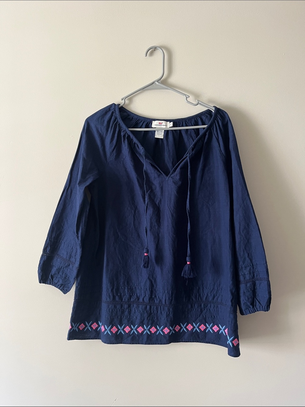 Vineyard Vines Navy Blue Embroidered Peasant Boho Top V-Neck Tassel Tie Blouse